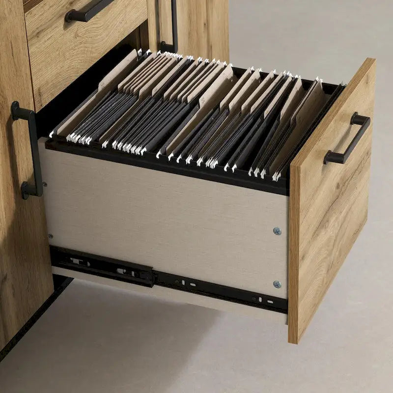 Ezra Credenza