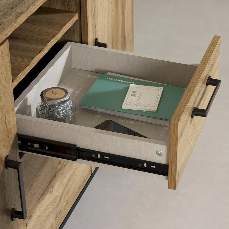 Ezra Credenza